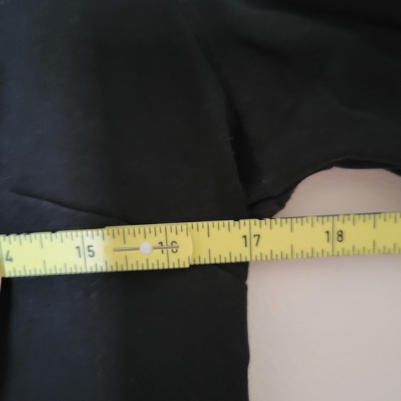 Black dress - Picture 5 of 5